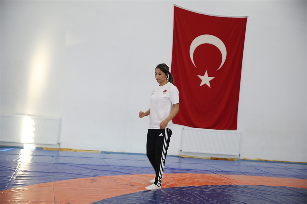 Zehra Demirhan Akdeniz Oyunları'nda altın kazandı 1 Zehra Demirhan Akdeniz Oyunları'nda altın kazandı
