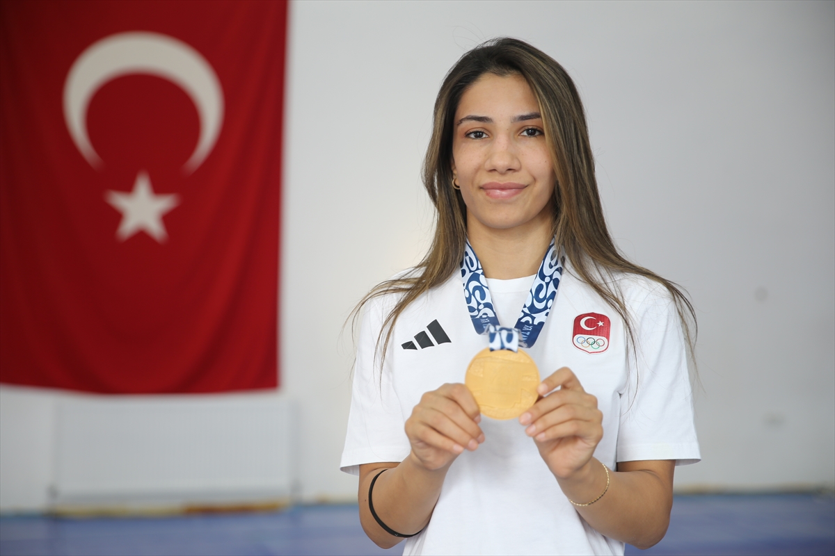 Zehra Demirhan Akdeniz Oyunları'nda altın kazandı 2 Zehra Demirhan Akdeniz Oyunları'nda altın kazandı