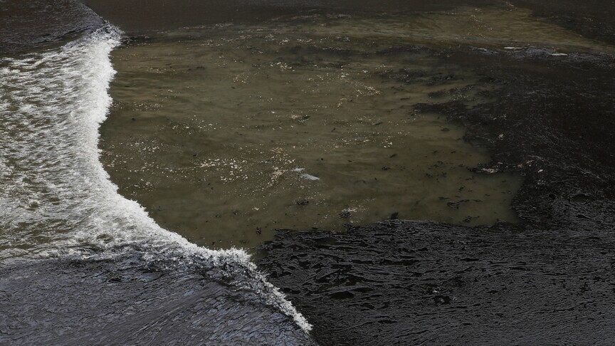 200 tons of fuel spill into Russia's Arctic Khatanga Bay after storm