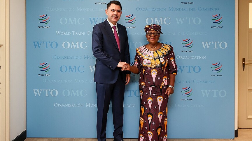 Bakan Kurum, Cenevre'de DTÖ Genel Direktörü Okonjo-Iweala ile bir araya geldi