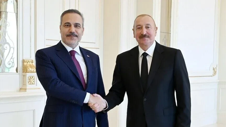 Ministri i Jashtëm turk  Turqia dhe Azerbajxhani janë  dy ishuj stabiliteti  në rajon