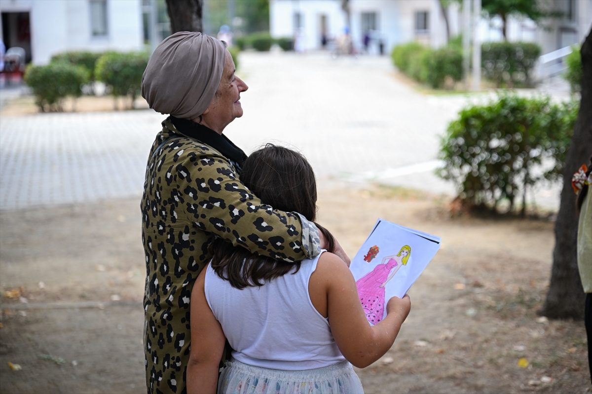 Bir sarılmayla başlayan gönüllü annelik 1 Bir sarılmayla başlayan gönüllü annelik