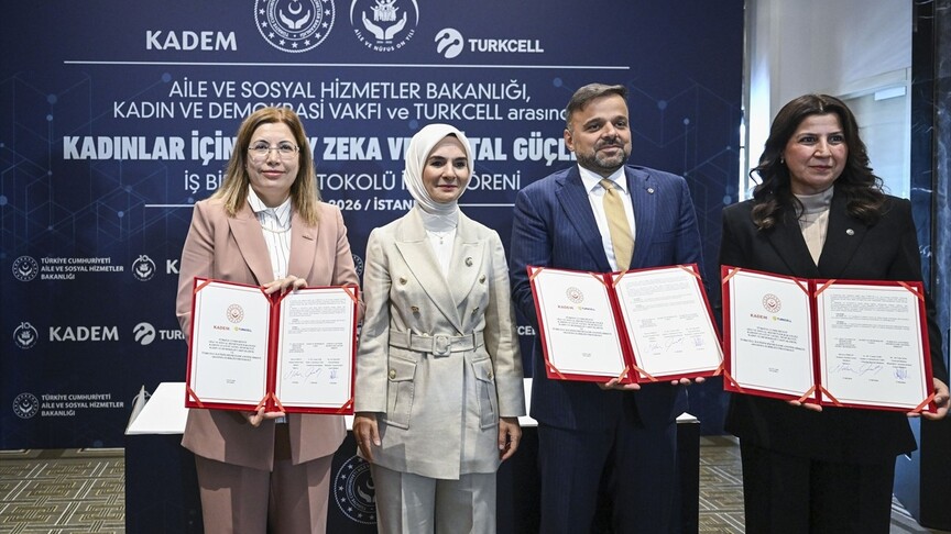 "Kadınlar İçin Yapay Zeka ve Dijital Güçlenme İşbirliği Protokolü" imza töreni düzenlendi haber görseli
