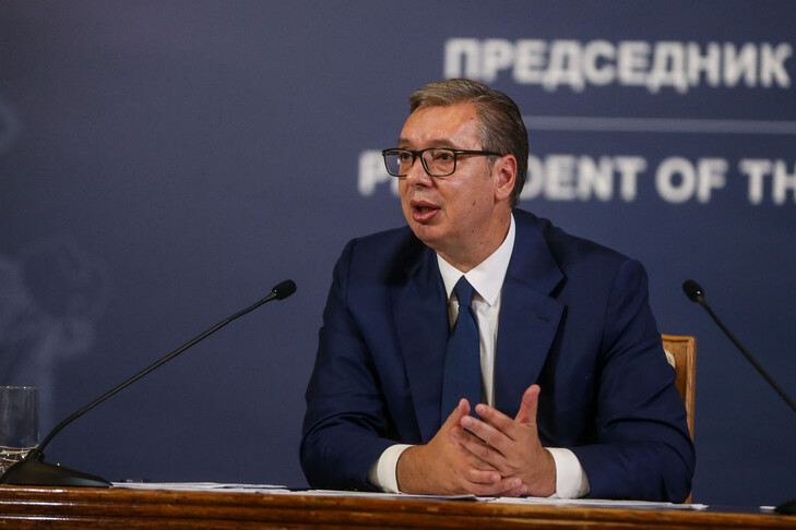 Presidenti serb hap fabrikë për montimin e dronëve të prodhimit izraelit