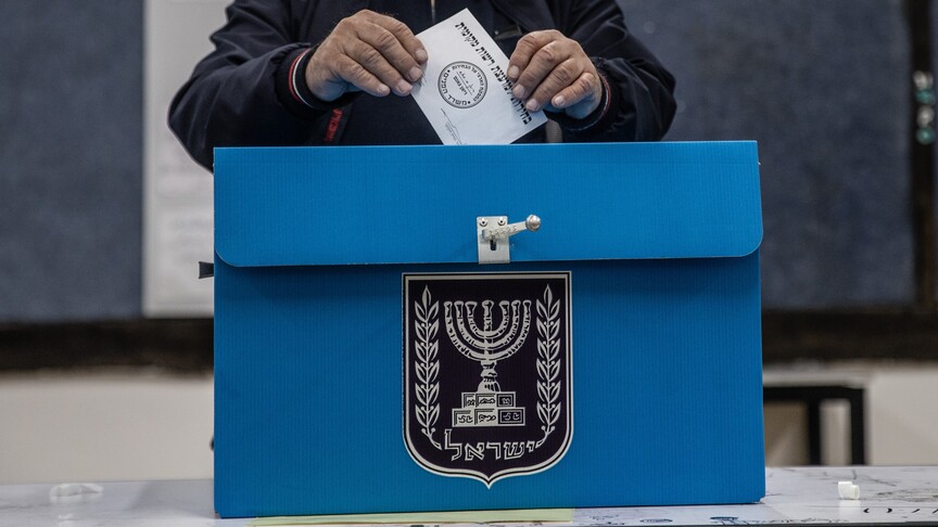 Sondazh në Izrael  Lideri opozitar Eisenkot kryeson ndaj Netanyahut  blloku qeverisës ruan epërsinë