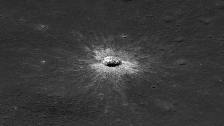 NASA'nın Ay Keşif Uydusu, Ay'da devasa krater keşfetti