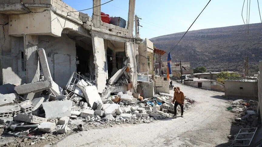 Forcat izraelite bombardojnë fshatin Beit Jinn  hyjnë në jug të Sirisë me 9 automjete ushtarake