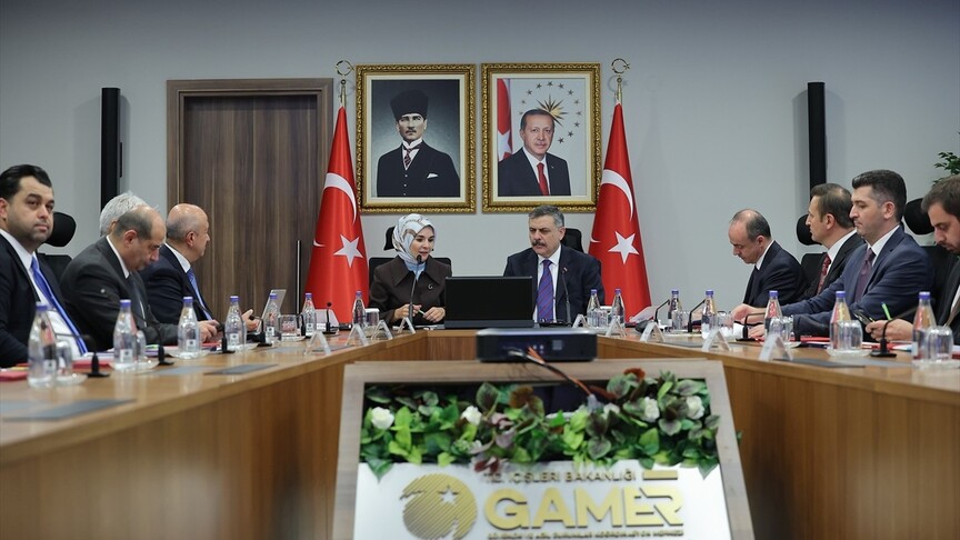 Valilerle sosyal yardımlara ilişkin değerlendirme toplantısı yapıldı haber görseli