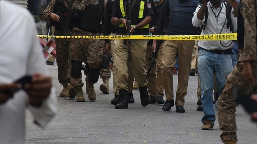 Pakistan'da cami yakınında meydana gelen patlamada 15 kişi hayatını kaybetti