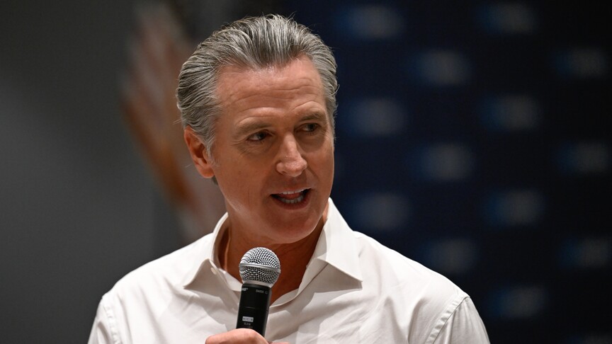 California Valisi Newsom'dan yapay zekada "acil kapatma tuşu" çalışmaları için karar haber görseli