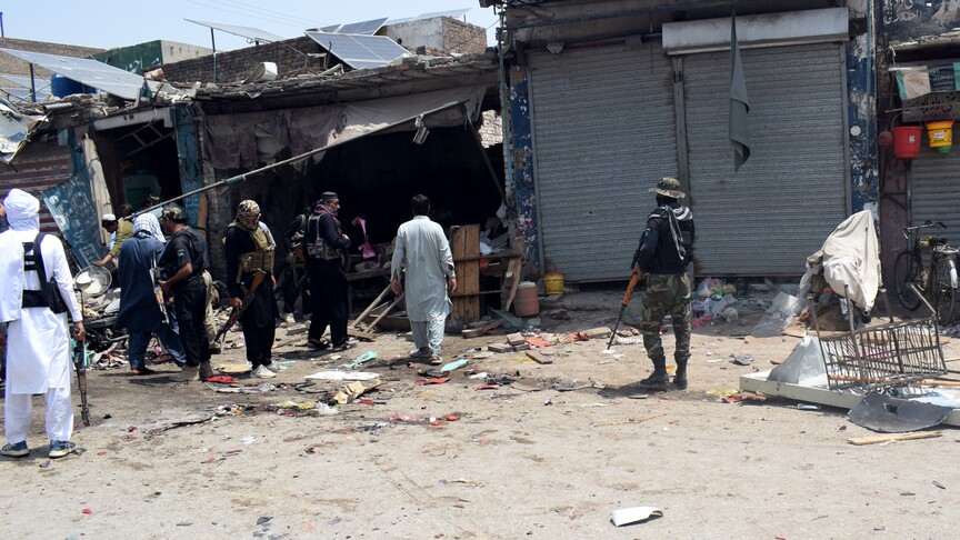 Death toll from suicide bombing at police compound in Pakistan rises to 24 - Anadolu Ajansı