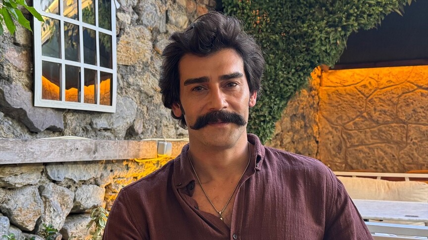 Oyuncu Onur Yenidünya, TRT'nin Ahilik belgeselinde canlandırdığı rolü anlattı haber görseli