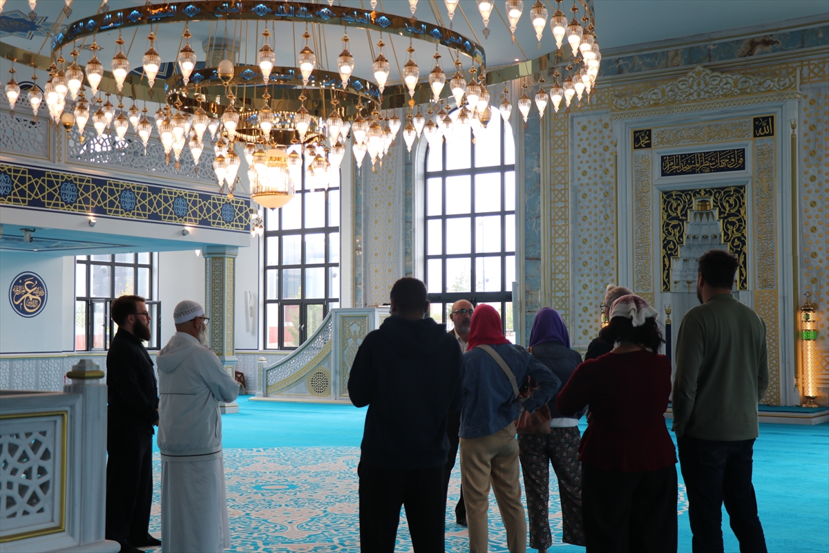 Fransa’da Eyüp Sultan Camisi, Avrupa Miras Günleri kapsamında kapılarını ziyaretçilere açtı