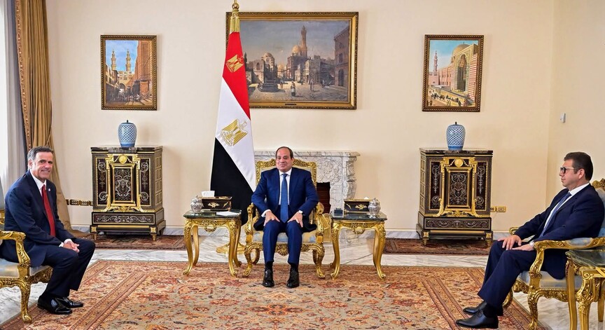 Presidenti egjiptian takohet me kreun e CIA s  bën thirrje për marrëveshje për zgjidhjen e krizës iraniane