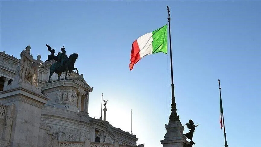 Italia planifikon kufizimin e nxënësve të huaj dhe ndalimin e burkës dhe hixhabit në shkolla