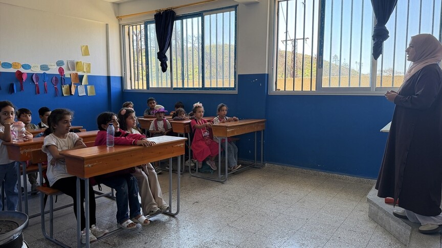 Türkiye'den Suriye'ye dönen Türkmen öğrenciler, eğitimlerini sürdürebilmek için birçok zorluğu aşmak zorunda haber görseli