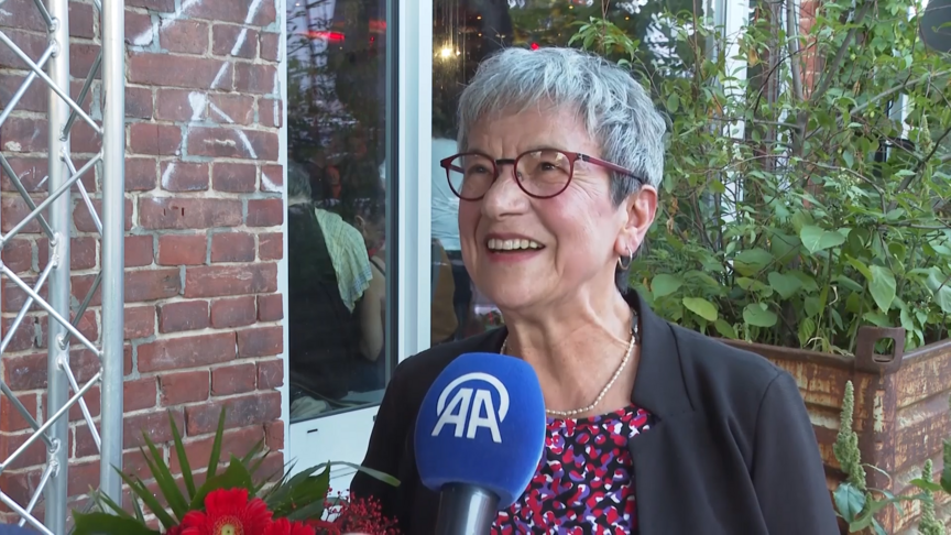 Elif Eralp'in seçim başarısı annesi Hülya Eralp'i gözyaşlarına boğdu haber görseli