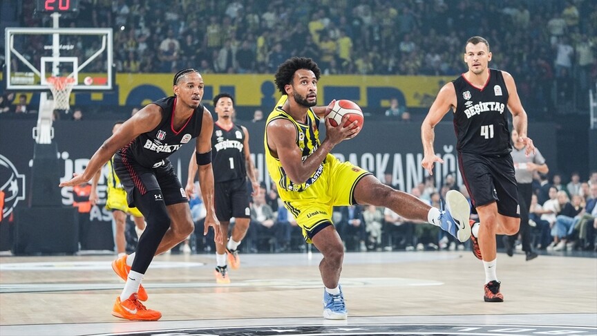 Basketbolda Erkekler Cumhurbaşkanlığı Kupası'nı Fenerbahçe Tarfin kazandı haber görseli