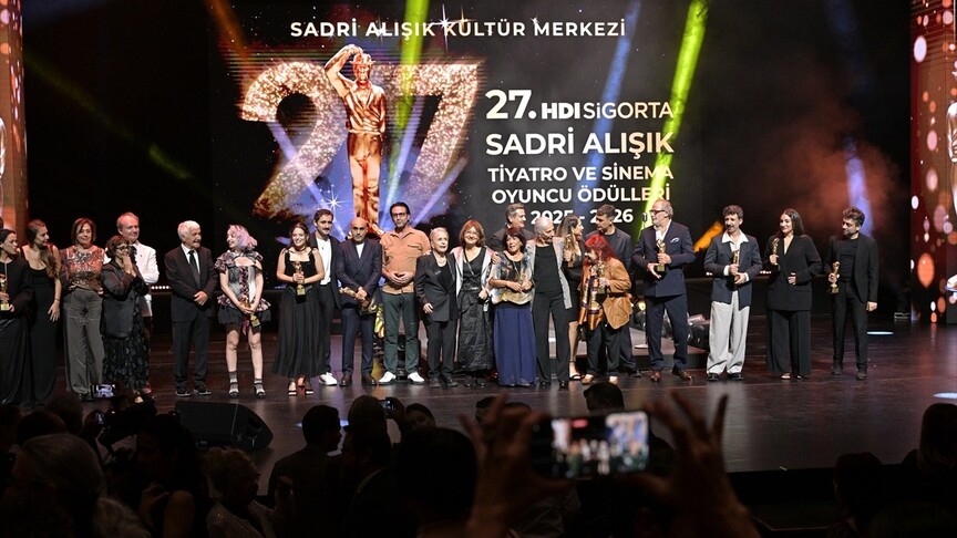Sadri Alışık Tiyatro ve Sinema Oyuncu Ödülleri sahiplerini buldu