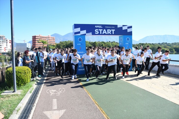 Shqipëri  shkollat e Fondacionit Turk Maarif organizojnë maratonë për fillimin e vitit të ri shkollor