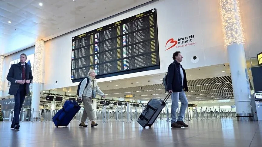 Belgjikë  kontrollorët e trafikut ajror pezullojnë grevën në aeroportin  Bruksel Jug Charleroi 