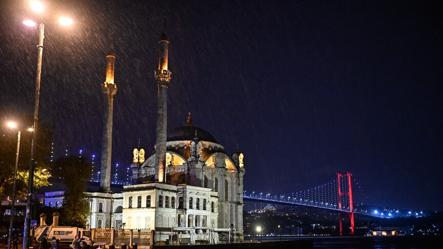 İstanbul'un bazı bölgelerinde sağanak etkili oldu haber görseli