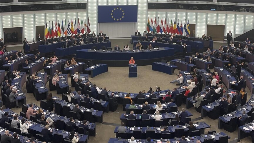 المفوضية الأوروبية تقترح إفراج أوروبا عن 4.7 مليارات دولار من الأموال المجمدة لهنغاريا