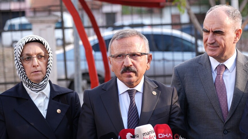 TBMM Okul Saldırılarının Nedenlerini Araştırma Komisyonu üyeleri, Manisa'daki okulda görüşme yaptı