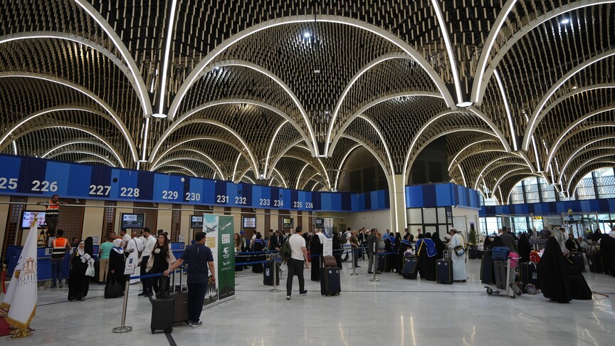 ABD, Bağdat Havalimanı'ndaki diplomatik destek sahasını Irak'a devretti haber görseli