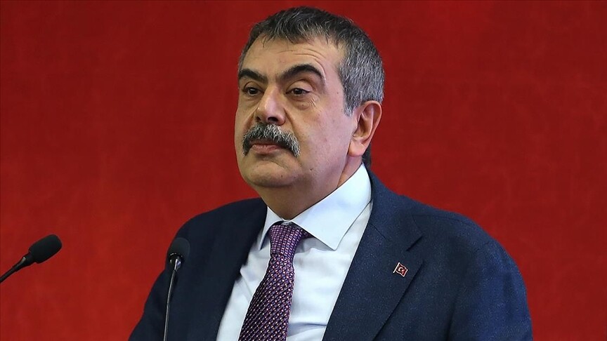 Bakan Tekin: Çocukların sosyal medya platformlarında kurduğu ilişkiler aileler tarafından takip edilmeli