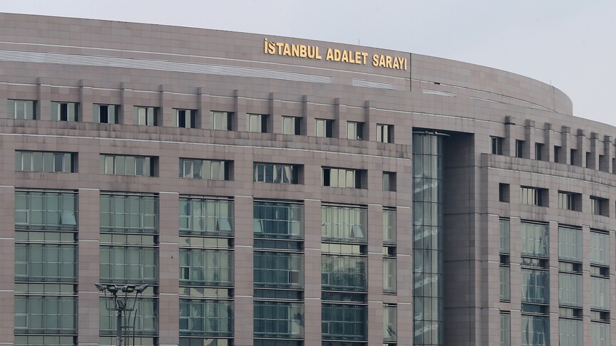 İstanbul merkezli "usulsüz vatandaşlık" operasyonunda yakalanan 52 şüpheliye tutuklama talebi haber görseli