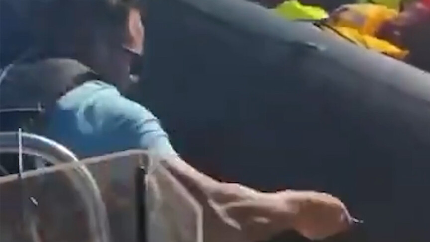 Manş Denizi'nde göçmen botunu bıçaklayan aşırı sağcı Daniel Thomas gözaltına alındı