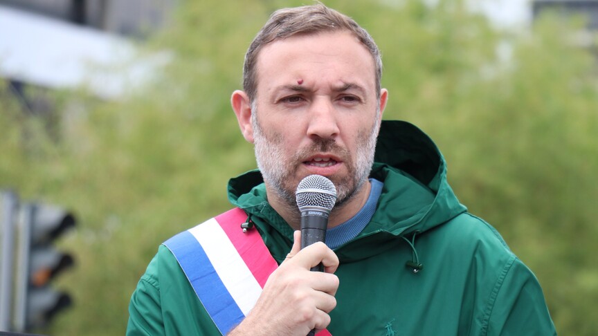 Fransız vekil, İsrail'in Gazze'deki suçlarına tepki gösterdiği paylaşım nedeniyle hakim karşına çıktı haber görseli