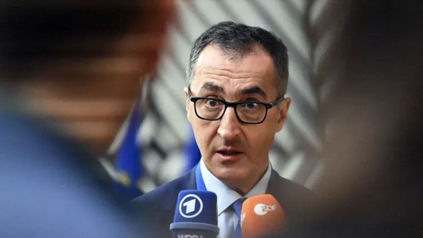 Kryeministri i Gjelbër gjerman Cem Ozdemir kritikohet për krahasimin e Partisë së Majtë me AfD në