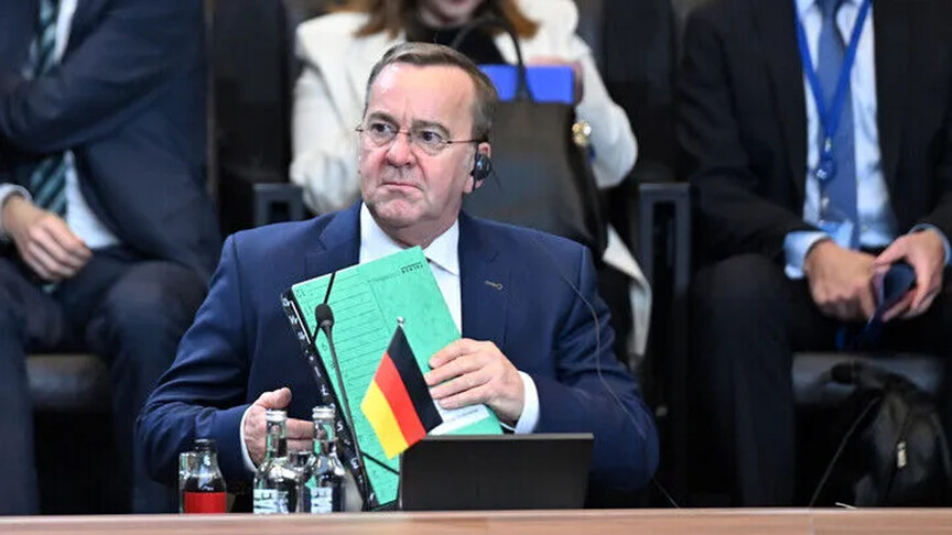 Ministri gjerman i Mbrojtjes përshëndet  rifillimin  e marrëdhënieve të ngushta me Hungarinë