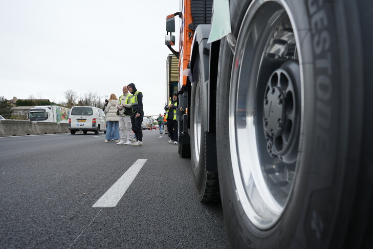 Report: Italian truck drivers threaten strike over soaring diesel prices