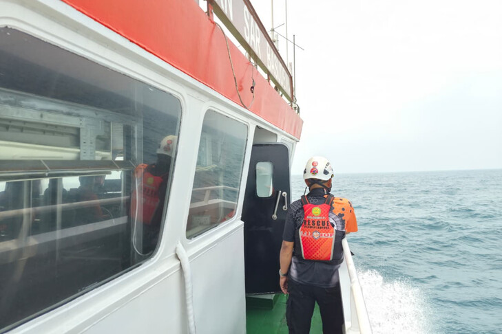 Death toll rises to 42 after vessel sinks in Indonesia's Java Sea