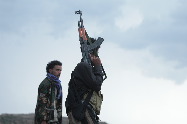Yemeni government forces seize strategic mountain range in Lahj following clashes with Houthis