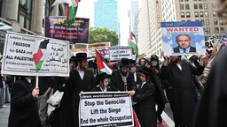 Netanyahu BM Genel Kurulu i&ccedil;in geldiği New York&rsquo;ta binlerce kişi tarafından protesto edildi