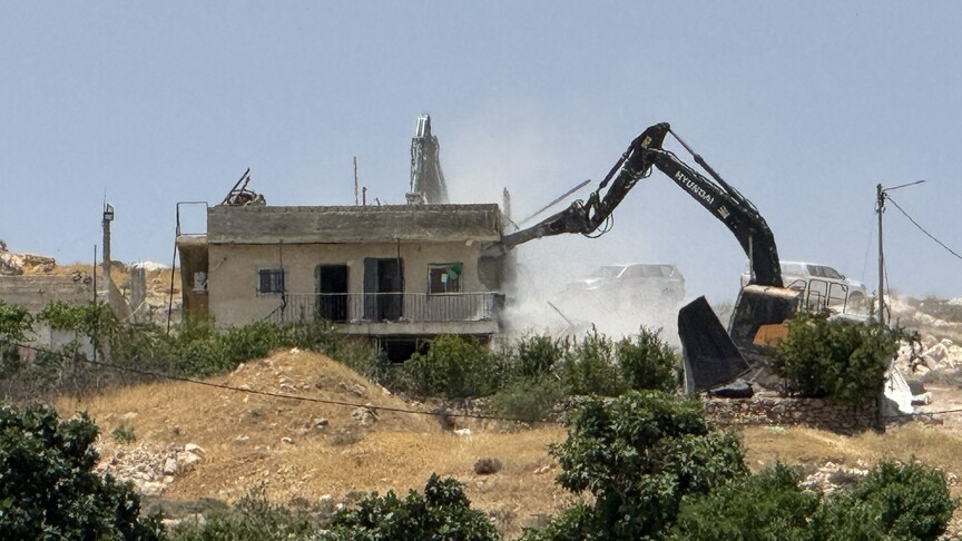 Volunteers dismantle 40-year-old Palestinian farm amid fears of Israeli demolition