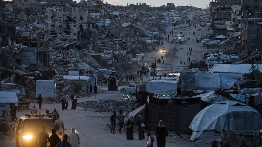 Israeli army kills Palestinian, wounds seven others in new Gaza truce violations