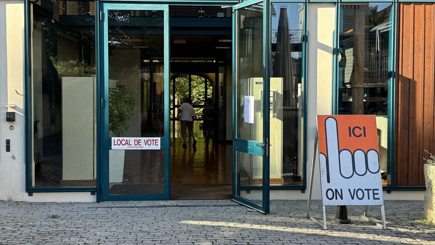 Swiss voters reject referendum to enshrine stricter neutrality rules