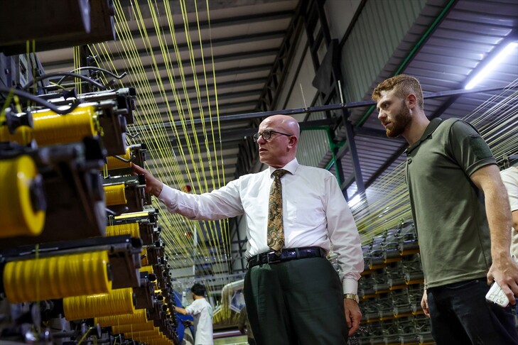 Siriani çon në vendlindje përvojën industriale të fituar në Turqi  hap fabrikë për prodhimin e thasëve