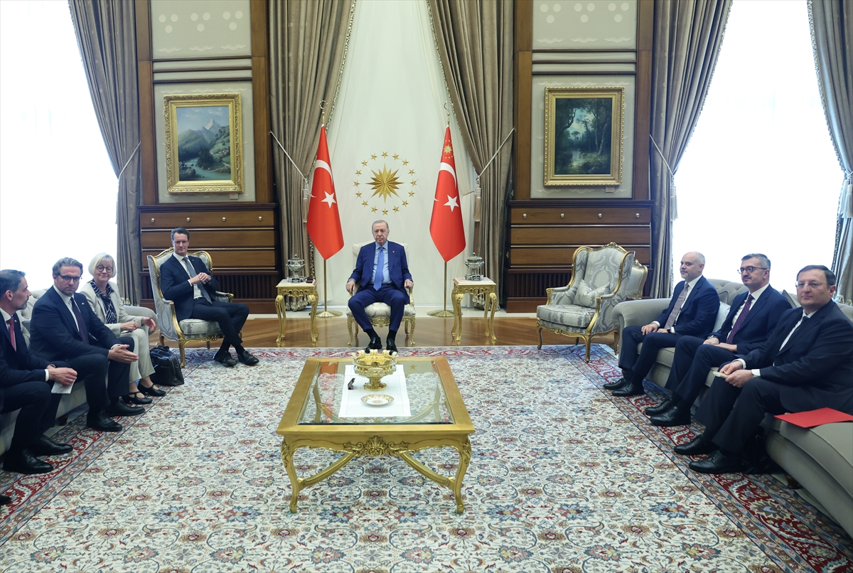 Cumhurbaşkanı Erdoğan, Kuzey Ren-Vestfalya Eyaleti Başbakanı Wüst'ü kabul etti
