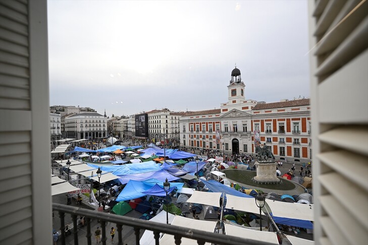 Dëbimi i 87 vjeçares nga banesa çon në protesta masive dhe kampime në Madrid
