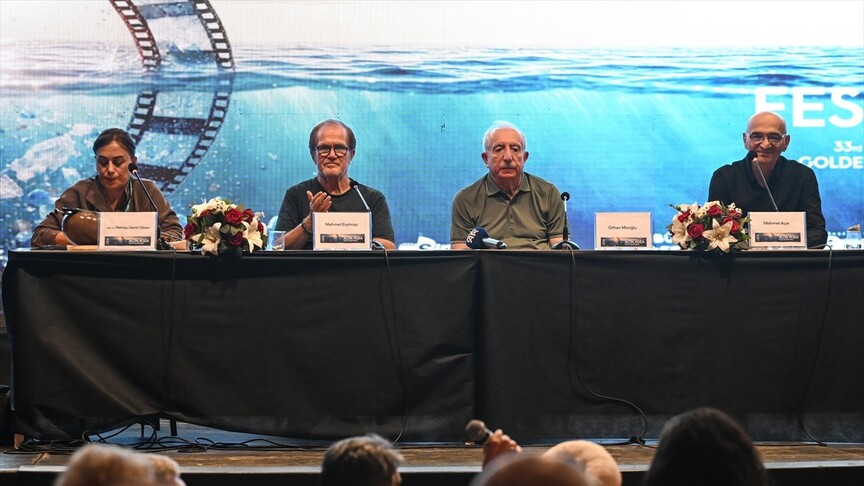 33. Uluslararası Adana Altın Koza Film Festivali'nde "Sinema ve Toplumsal Hafıza" söyleşisi yapıldı haber görseli