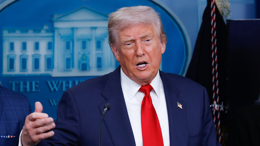 Trump, İran'a yönelik yaptırımları hafifletmeye istekli olduğu iddialarını yalanladı haber görseli