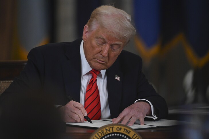 Trump dhe udhëheqësit e teknologjisë nënshkruajnë marrëveshjen për sigurinë e  Super Inteligjencës 