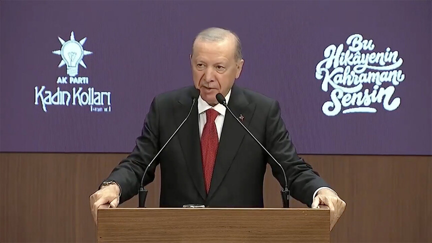 Cumhurbaşkanı Erdoğan: Vesayetçilerin ördüğü tek tipçi duvarlar, kadınların mücadelesiyle yıkılmıştır