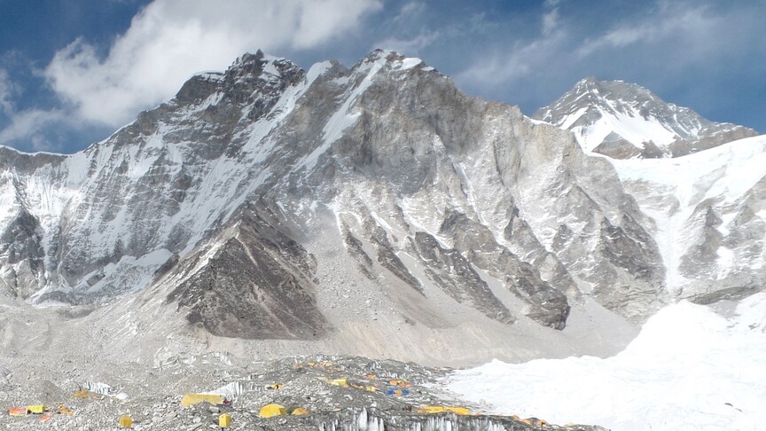 Nepal'de dağda çığ düşmesi sonucu ölenlerin sayısı 15'e çıktı